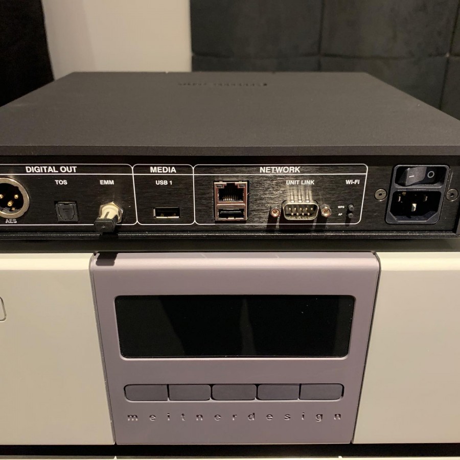 4 HFS NS1 EMMLABS streamer lecteur reseau face arriere connectiques